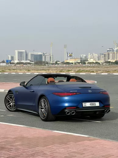在迪拜 租 奔驰 SL 43 (蓝色), 2024