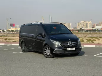 在迪拜 租 梅赛德斯V250 (黑色), 2023