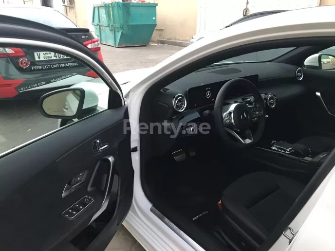 Mercedes A 250 (Blanc), 2019 &agrave; louer &agrave; Duba&iuml;