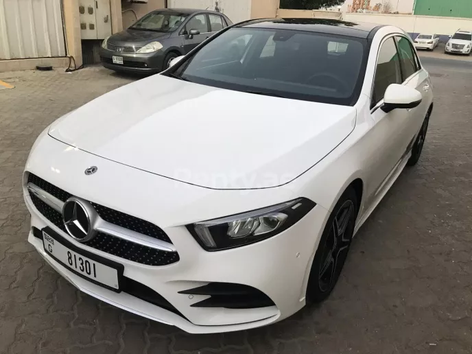 Mercedes A 250 (Blanc), 2019 &agrave; louer &agrave; Duba&iuml;