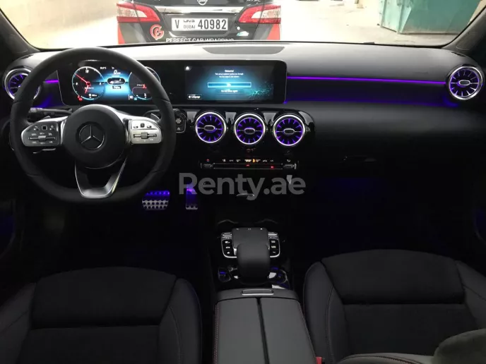 Mercedes A 250 (Blanc), 2019 &agrave; louer &agrave; Duba&iuml;