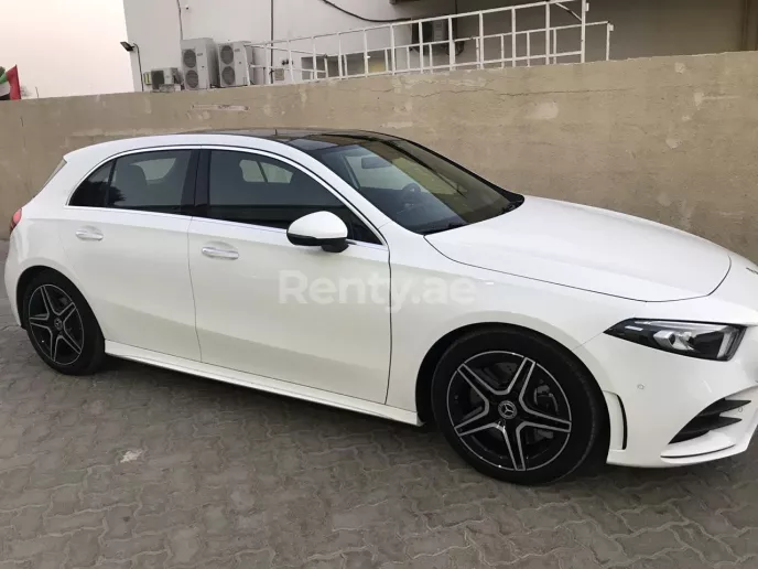 Mercedes A 250 (Blanc), 2019 &agrave; louer &agrave; Duba&iuml;