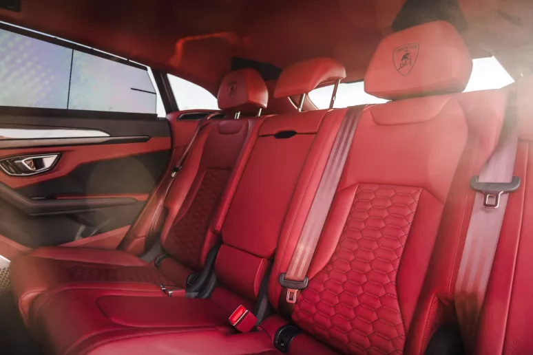 Lamborghini Urus te huur in Dubai