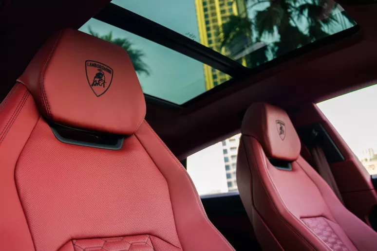 Lamborghini Urus te huur in Dubai