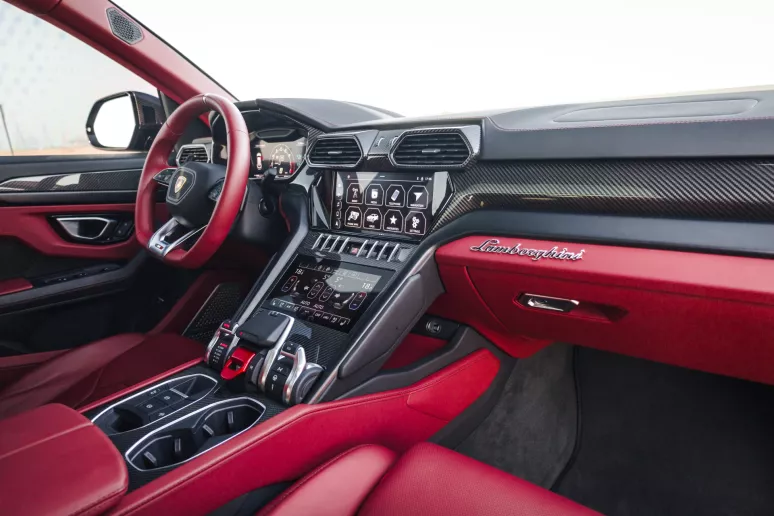 Lamborghini Urus te huur in Dubai