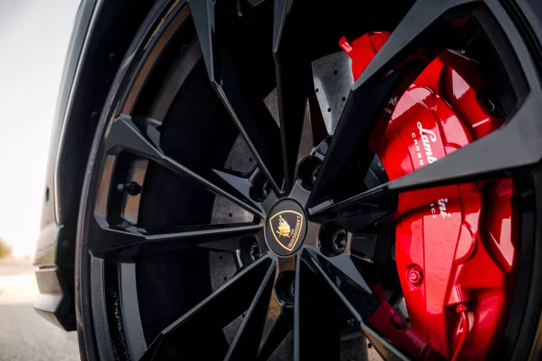 Lamborghini Urus te huur in Dubai
