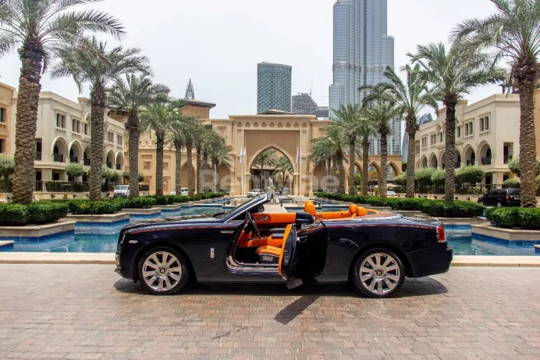 Blue Rolls Royce Dawn Cabrio (Темно-синий), 2019 для аренды в Дубай