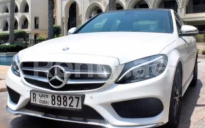 Mercedes C200 (Blanc), 2018 &agrave; louer &agrave; Duba&iuml;
