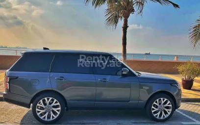 Range Rover Vogue (Темно-серый), 2019 для аренды в Дубай