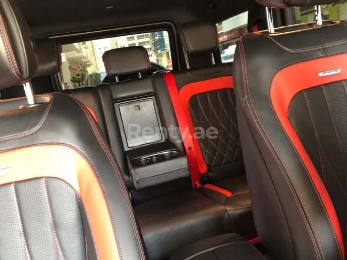 إيجار مرسيدس G63 AMG (أسود), 2019 في دبي
