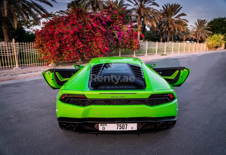 Lamborghini Huracan (Gr&uuml;n), 2019  zur Miete in Dubai