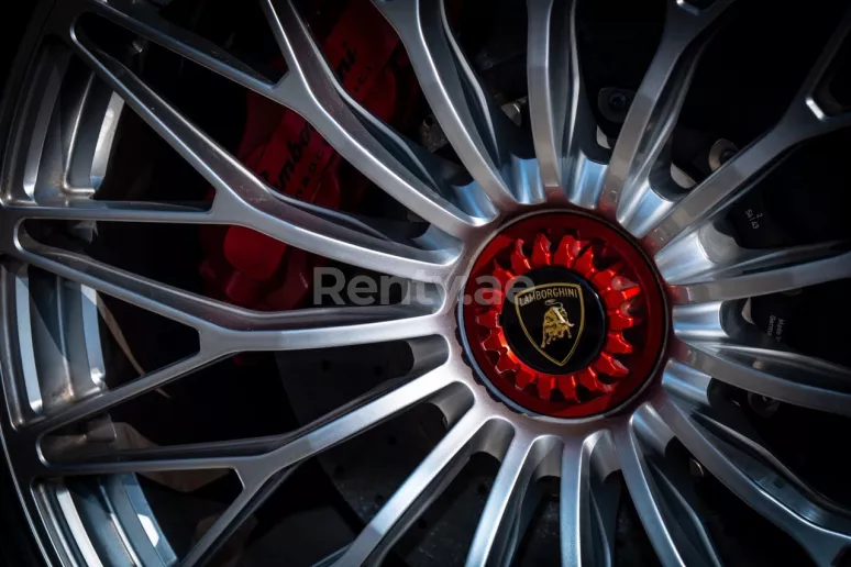 Lamborghini Aventador S (rojo), 2019 para alquiler en Dub&aacute;i