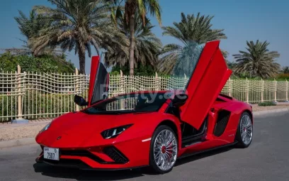 Lamborghini Aventador S (rojo), 2019 para alquiler en Dub&aacute;i