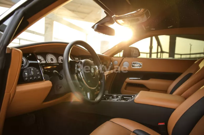 Dubai'de kiralık Rolls Royce Wraith (Siyah), 2018