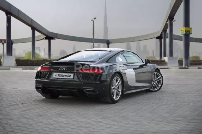 Dubai'de kiralık Audi R8 V10 (Siyah), 2017
