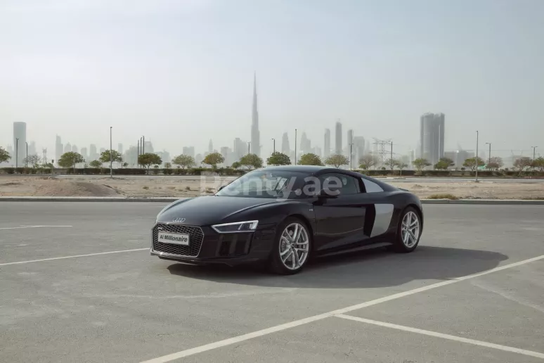 Dubai'de kiralık Audi R8 V10 (Siyah), 2017