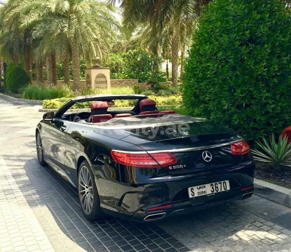 在迪拜 租 梅赛德斯 S500 敞篷车 (黑色), 2018