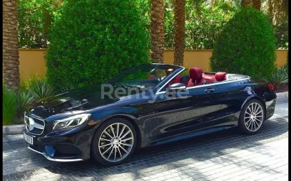 Mercedes S500 Cabriolet (Черный), 2018 для аренды в Дубай
