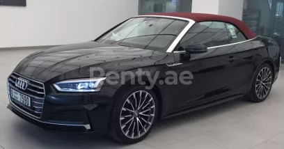 Audi A5 (Negro), 2018 para alquiler en Dub&aacute;i