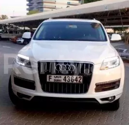 AUDI Q7 (Wei&szlig;), 2019 zur Miete in Dubai