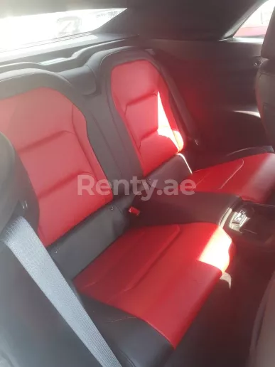 Chevrolet Camaro (Белый), 2019 для аренды в Дубай