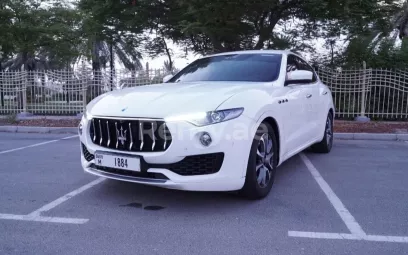 Maserati Levante (Reines Wei&szlig;), 2018 zur Miete in Dubai