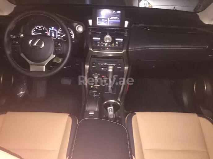 إيجار لكزس NX 200 (فضة), 2018 في دبي