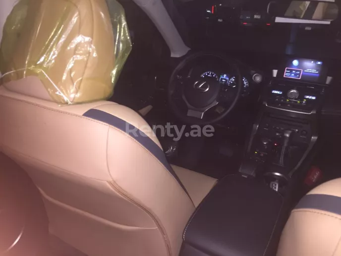إيجار لكزس NX 200 (فضة), 2018 في دبي