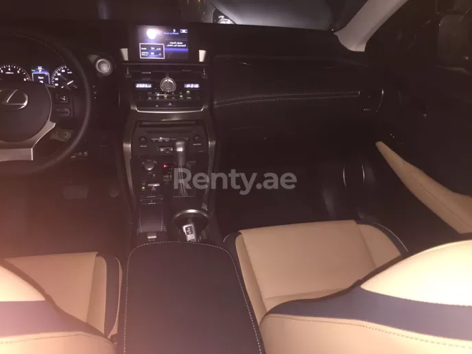 إيجار لكزس NX200T (أسود), 2018 في دبي