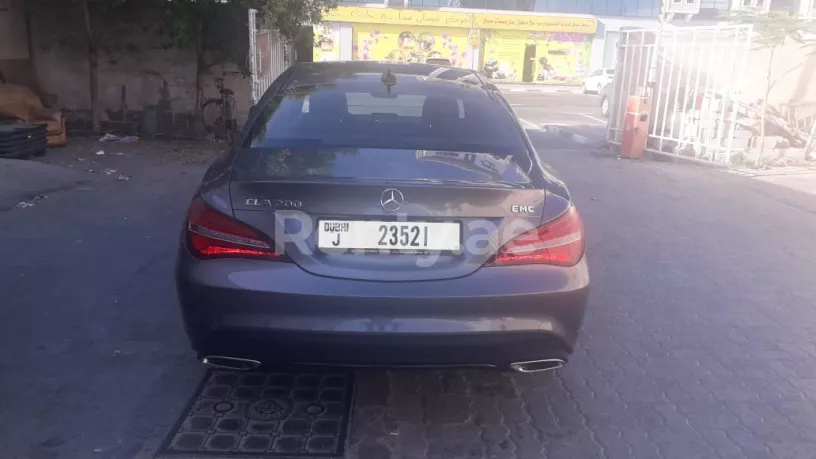 Dubai'de kiralık Mercedes CLA 200 (Gri), 2019