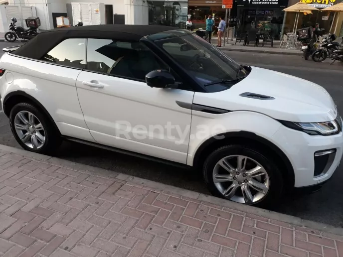 Range Rover Evoque (Wei&szlig;), 2018  zur Miete in Dubai