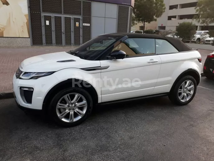 Range Rover Evoque (Wei&szlig;), 2018  zur Miete in Dubai