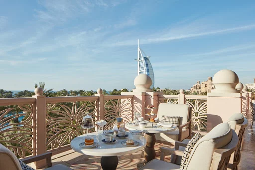 Al Fayrooz Lounge