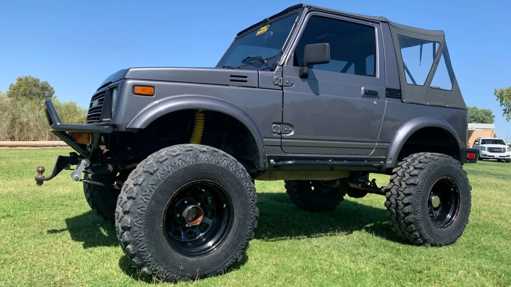 Suzuki Samurai