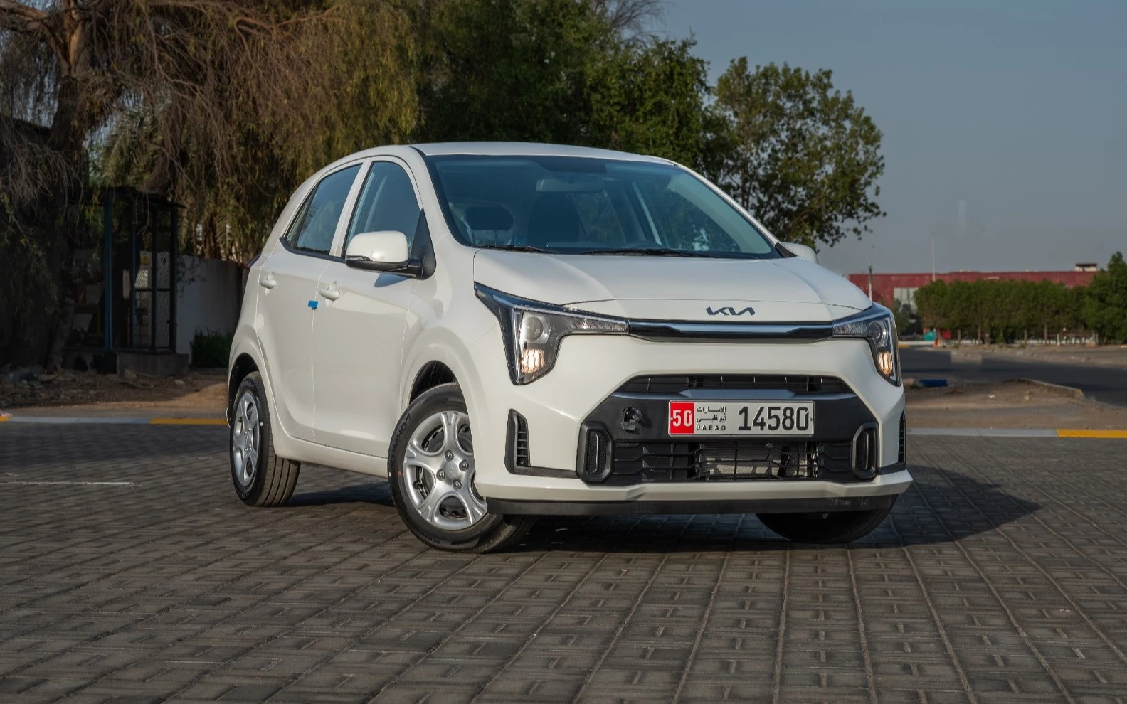 KIA Picanto (Белый)