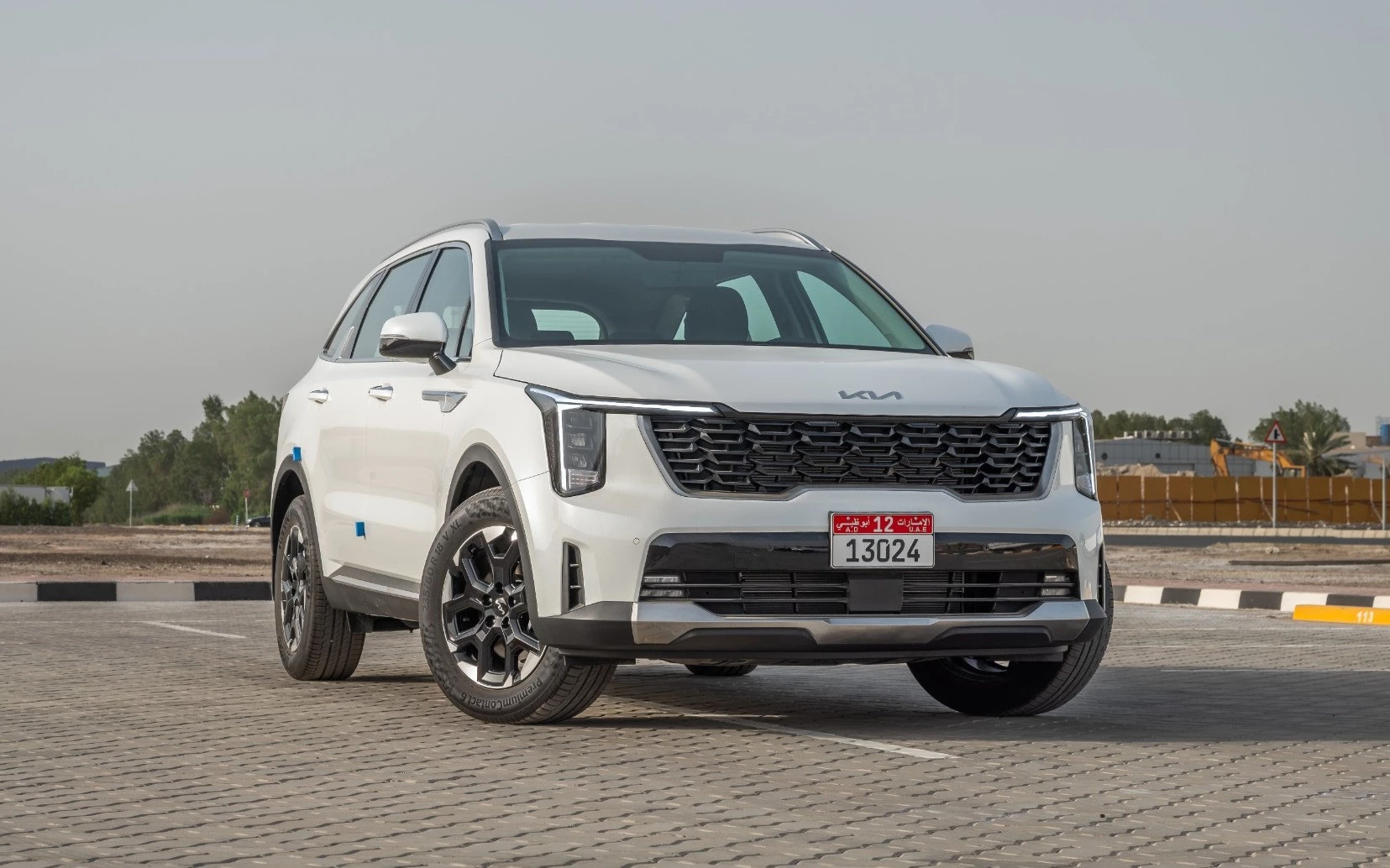 KIA Sorento (Белый)