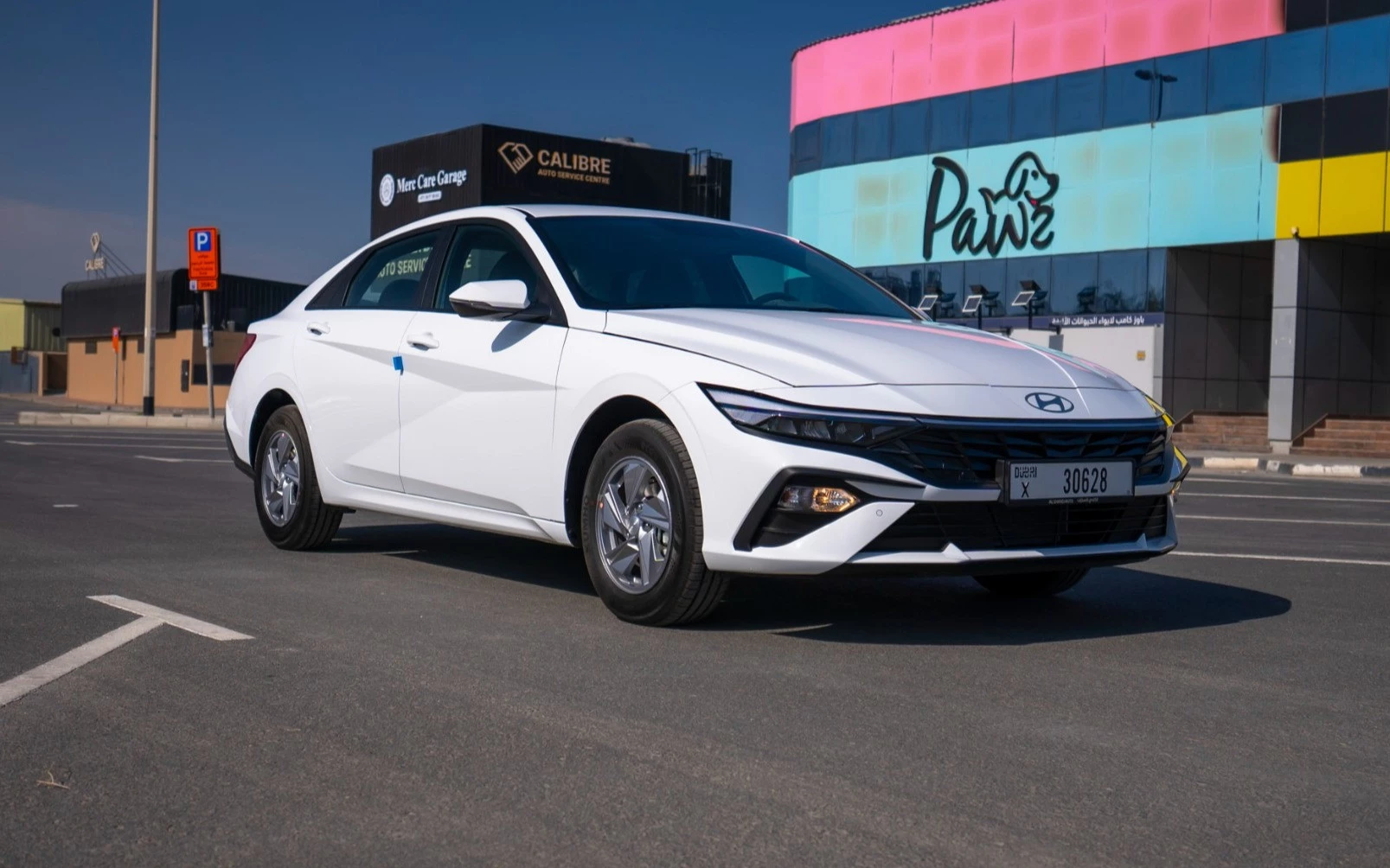 Hyundai Elantra (Белый)