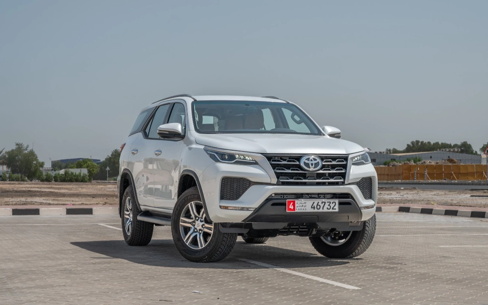 Toyota Fortuner (Белый)