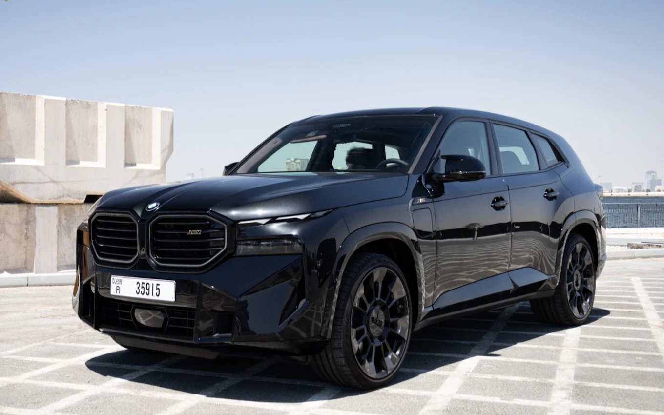 BMW XM (Черный)