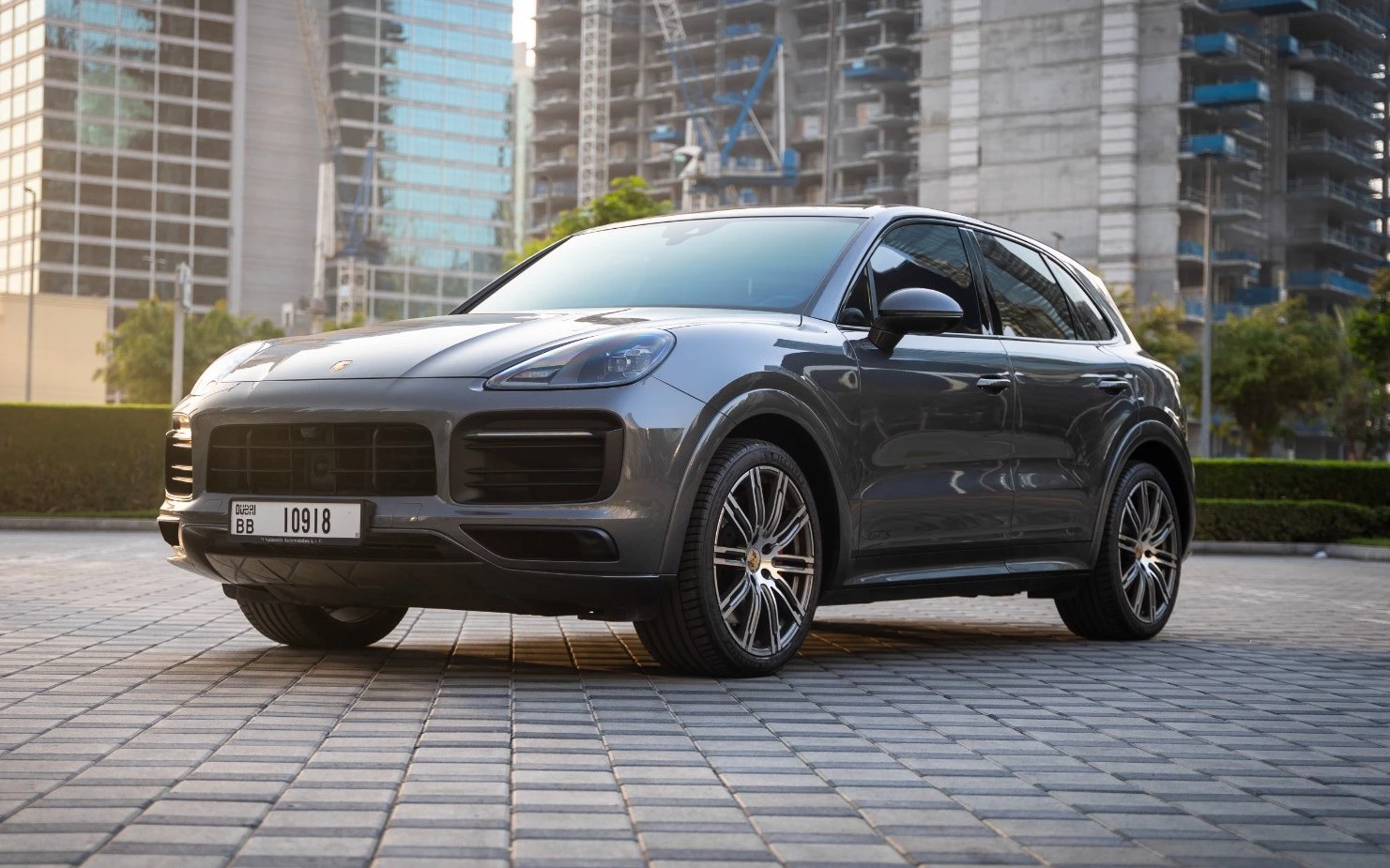 Porsche Cayenne (Серый)