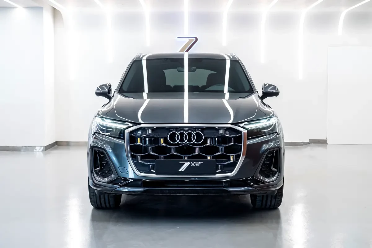 奥迪Q7 (灰色)