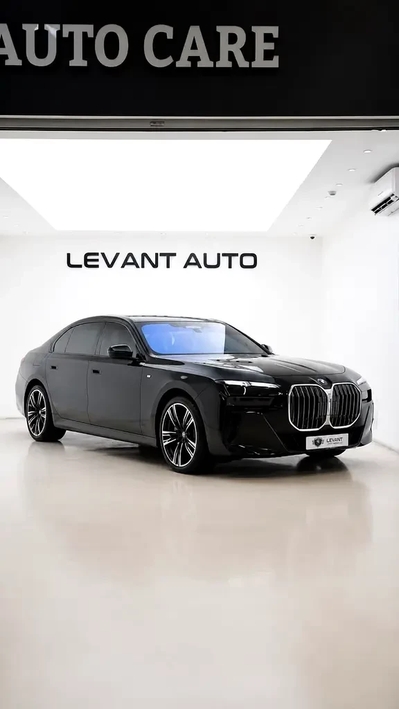 BMW 7 Series (Nero)
