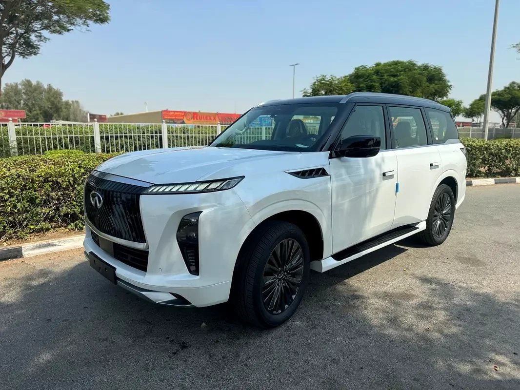 Infiniti QX80 (White)