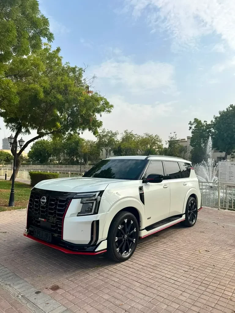 نيسان باترول (أبيض)