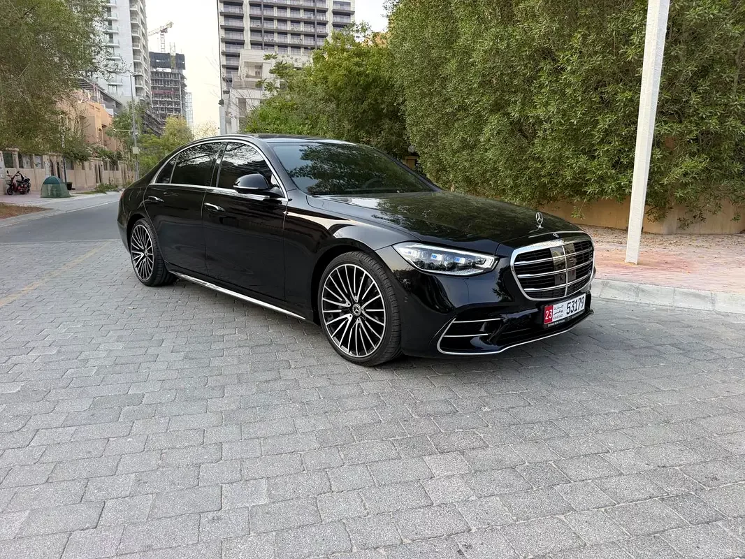 Mercedes S Class (Black)