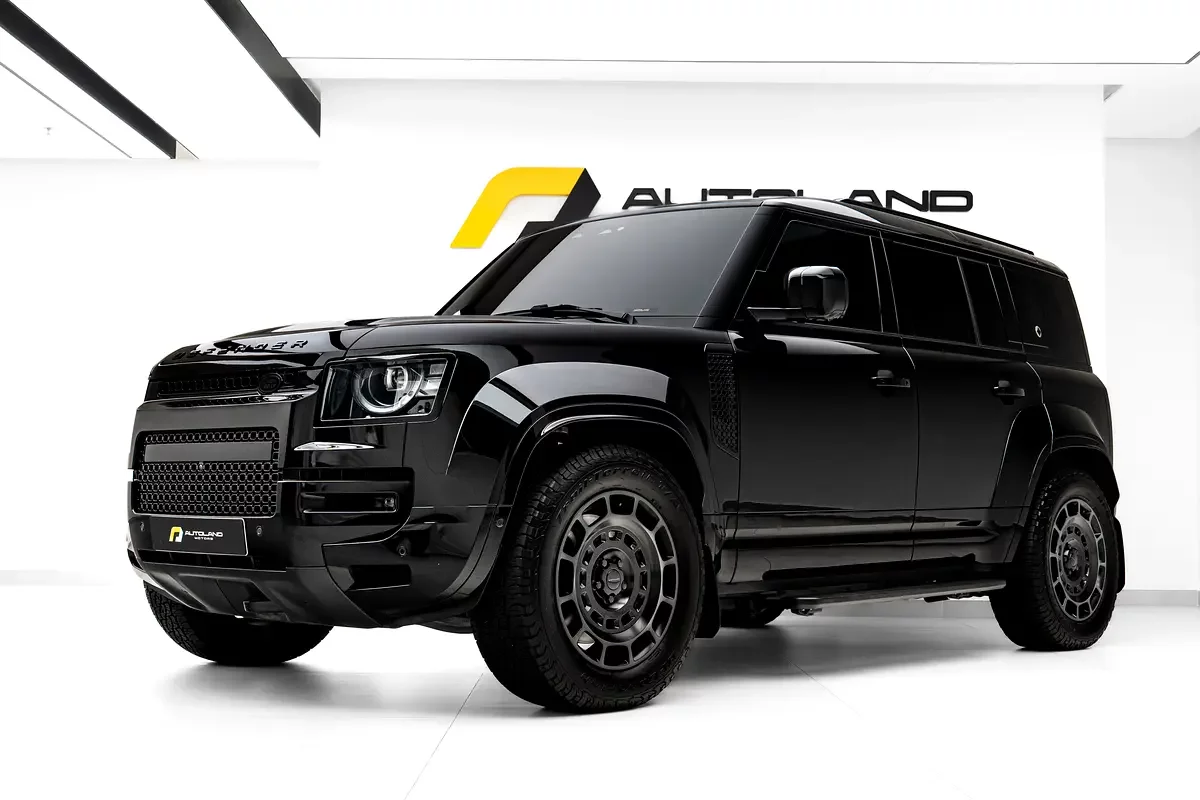 Land Rover Defender (Black)