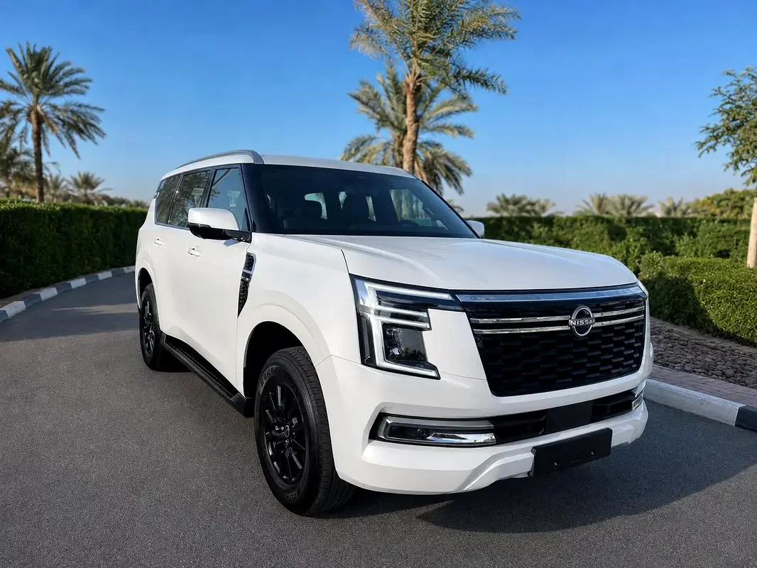 نيسان باترول (أبيض)