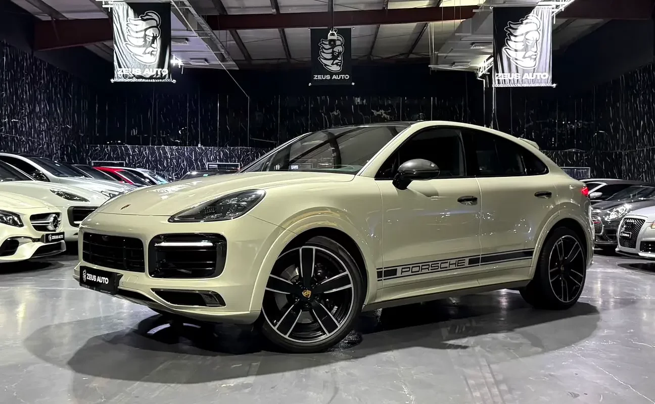 Porsche Cayenne (Altın)