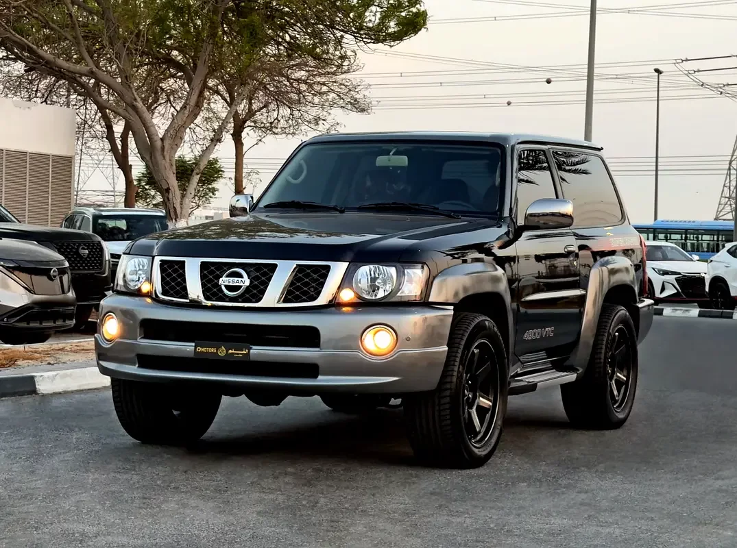Nissan Patrol (Black)
