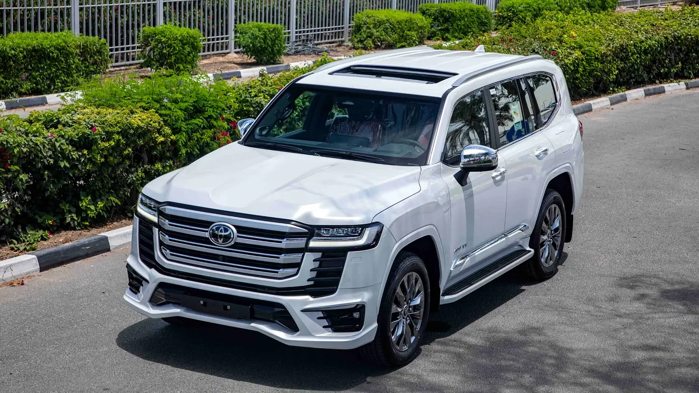 Toyota Land Cruiser (White)